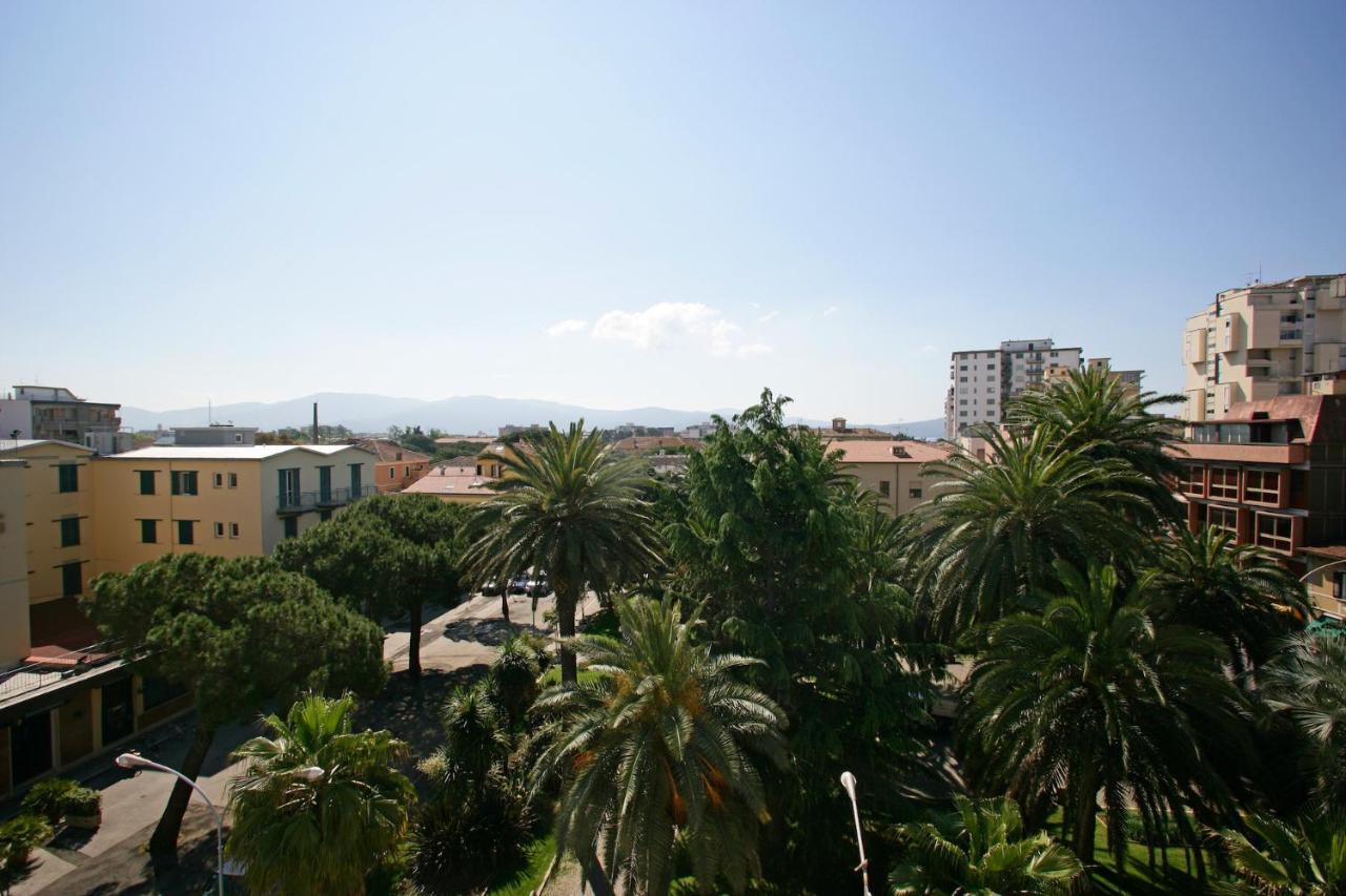 Casa Laura Follonica Apartment Bagian luar foto